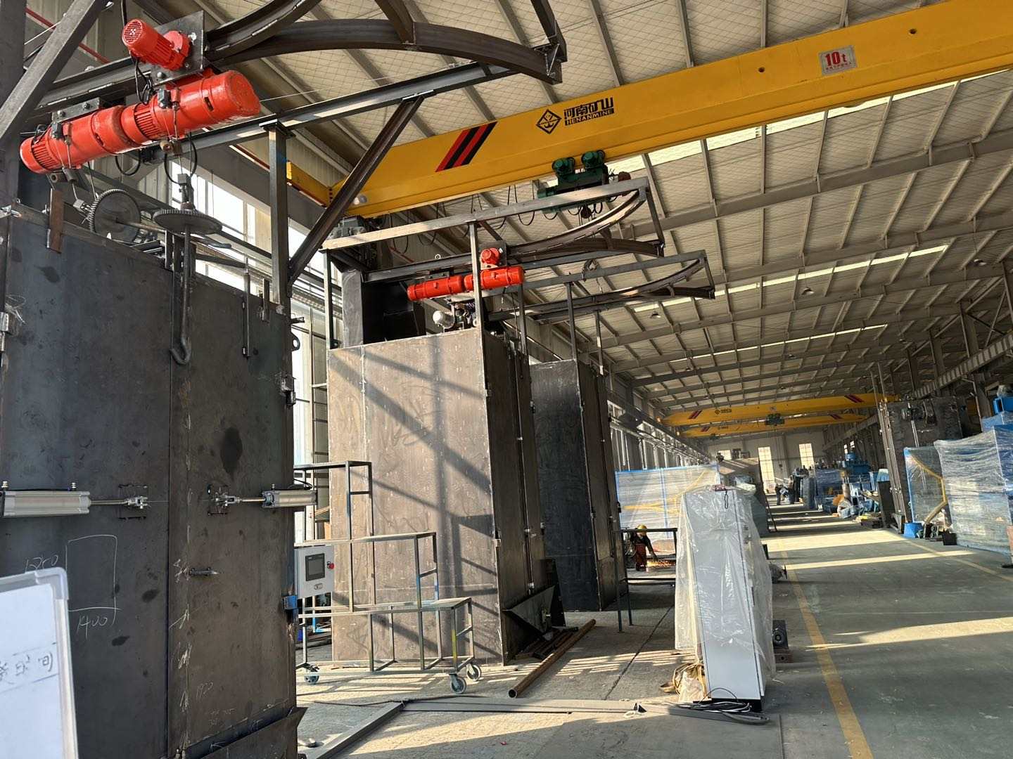 Masterpiece of Industrial Art: In-Depth Look at Puhua's New Hook-Type Shot Blasting Machine in Raw Finish